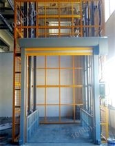 加装防护网升降货梯